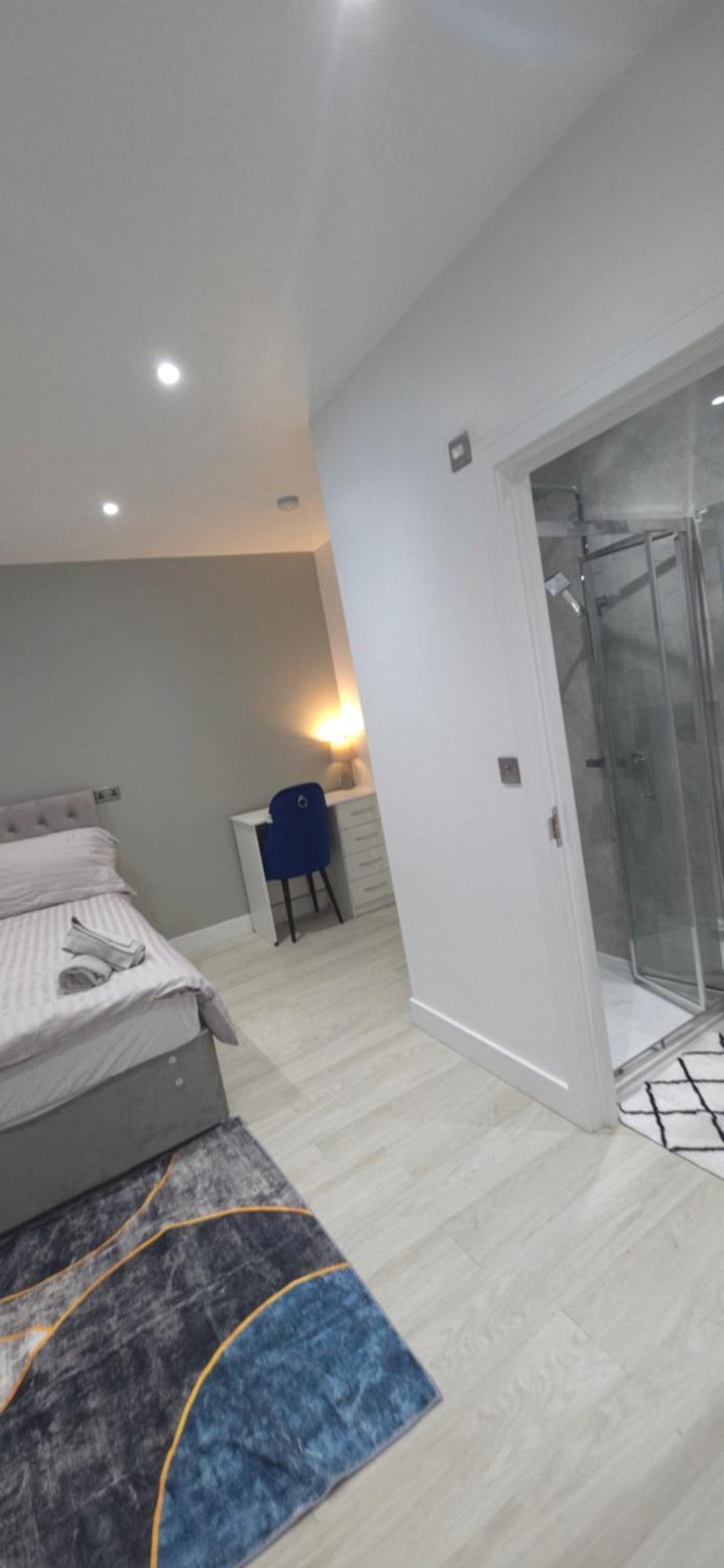 Family Friendly Fully Refurbished 3 Bedroom, 3 Bathroom In Londres